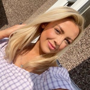 Meet your Posher, Carla